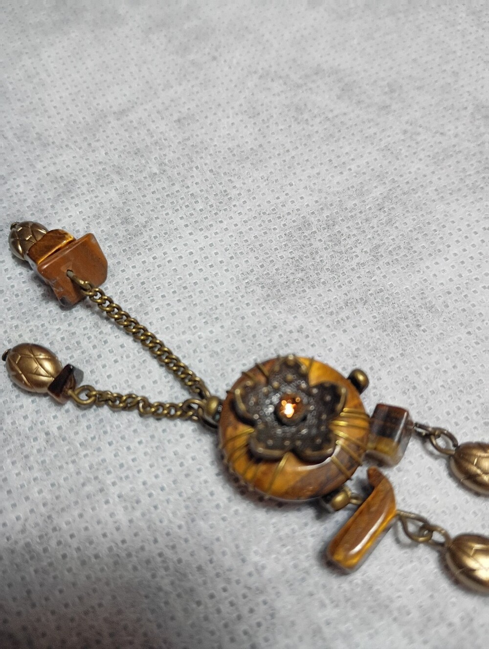 AVON BRASS TONED FLOWER AND CRYSTALL NECKLACE AND EARRINGS SET - Picture 2 of 5